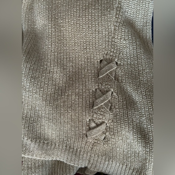 💛🤍EUC- A.N.A WHITE SWEATER WITH LIGHT GOLD SPARKLE SZ L💛🤍 - Picture 5 of 6